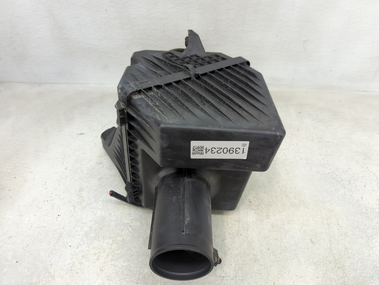 2021 Nissan Nv2500 Air Cleaner Intake-duct Hose Tube - Oemusedautoparts1.com