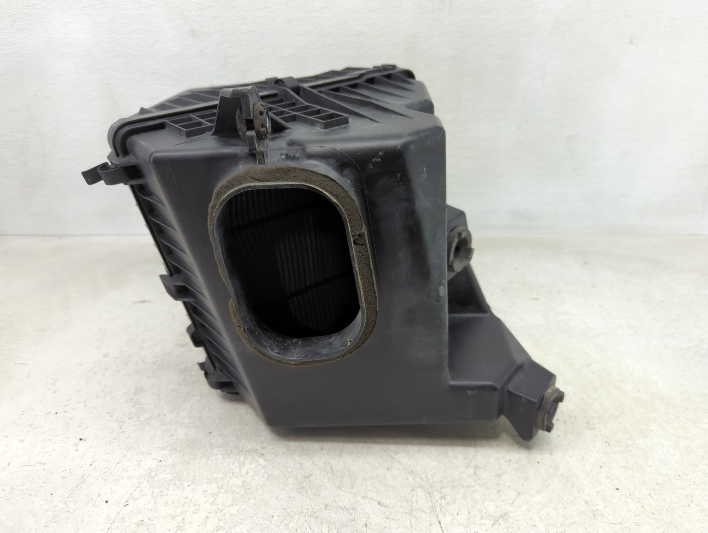 2021 Nissan Nv2500 Air Cleaner Intake-duct Hose Tube - Oemusedautoparts1.com