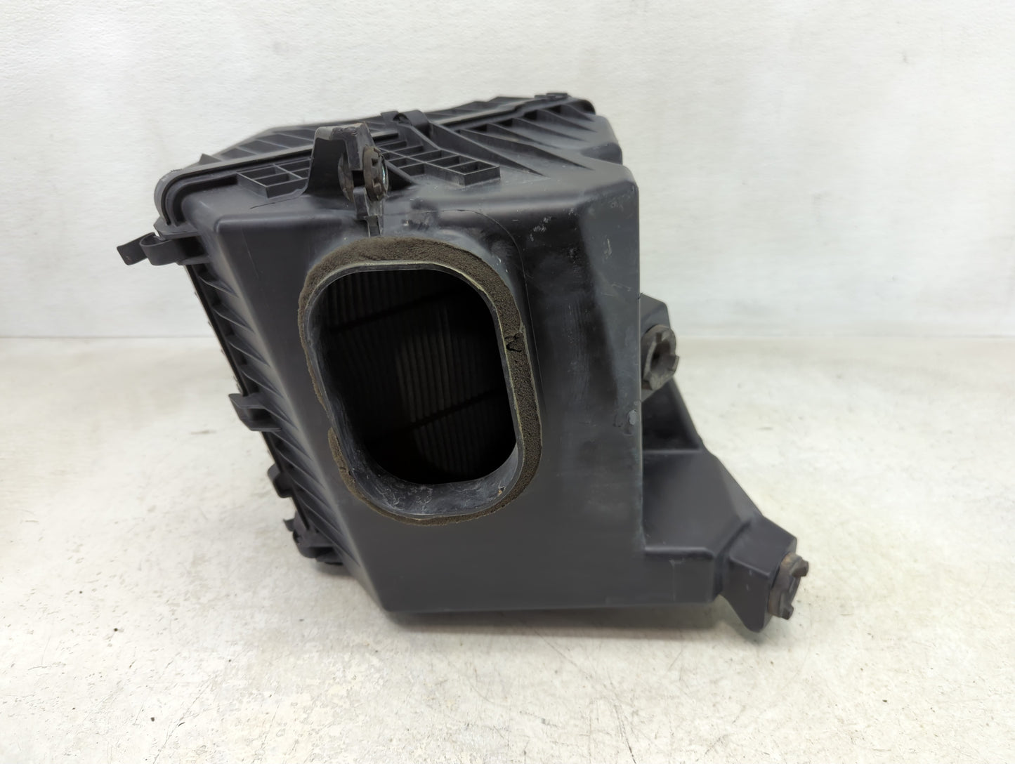 2021 Nissan Nv2500 Air Cleaner Intake-duct Hose Tube - Oemusedautoparts1.com