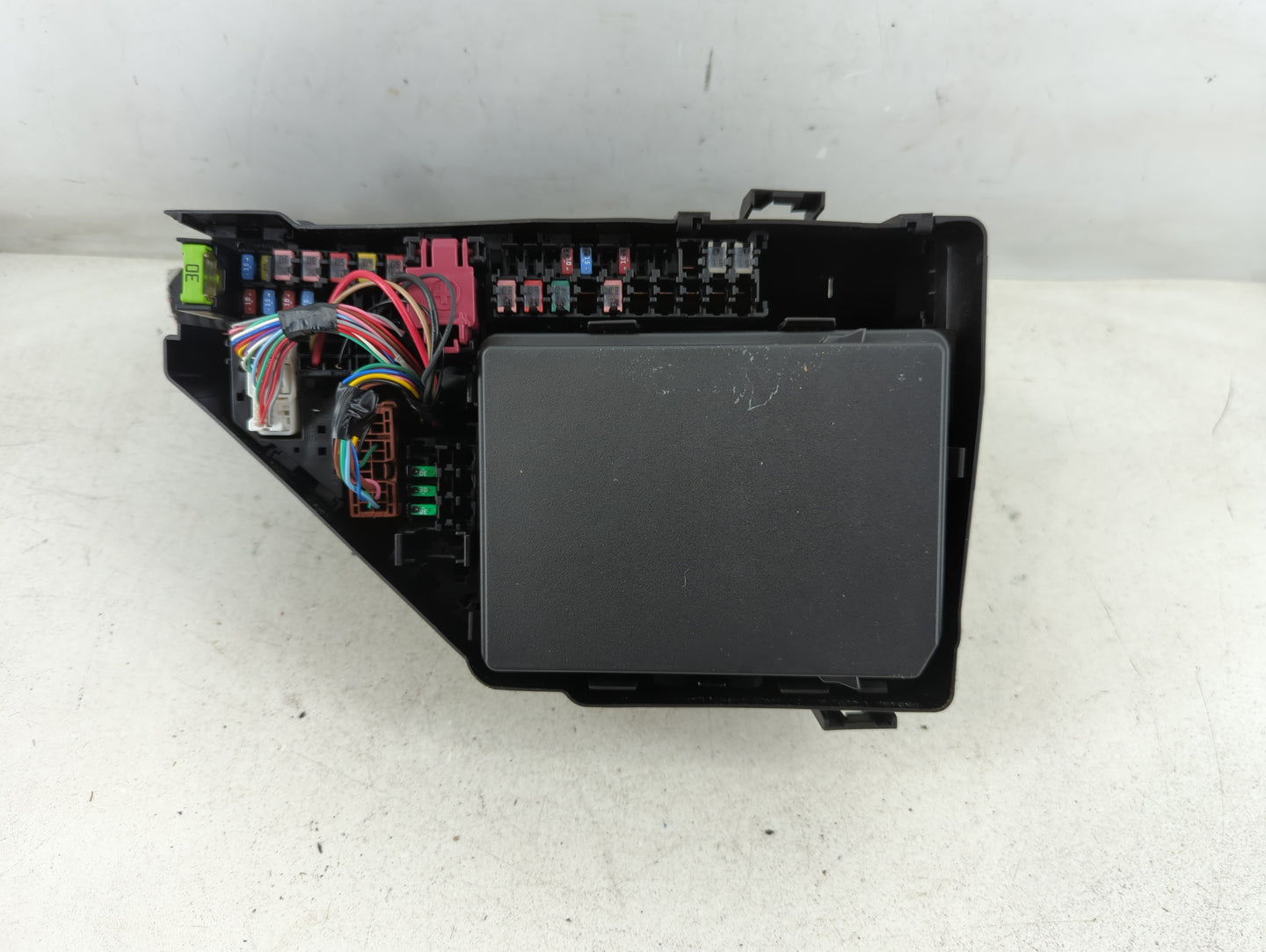2021-2022 Nissan Rogue Fusebox Fuse Box Panel Relay Module Fits Fits 2021 2022 OEM Used Auto Parts - Oemusedautoparts1.com