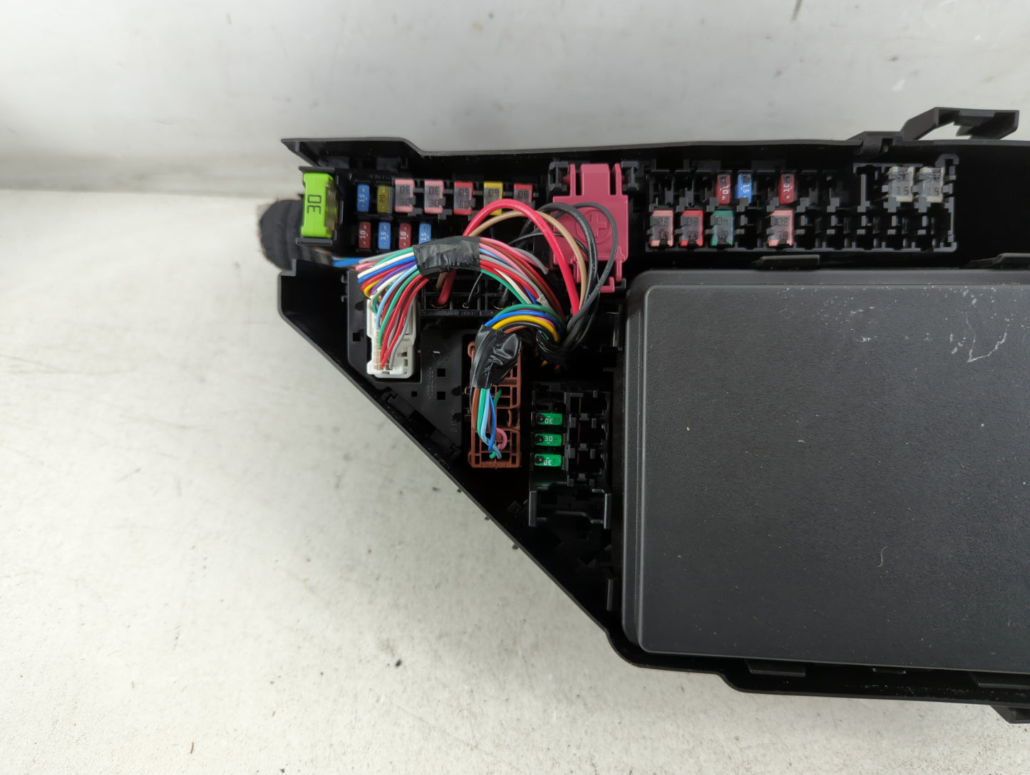 2021-2022 Nissan Rogue Fusebox Fuse Box Panel Relay Module Fits Fits 2021 2022 OEM Used Auto Parts - Oemusedautoparts1.com