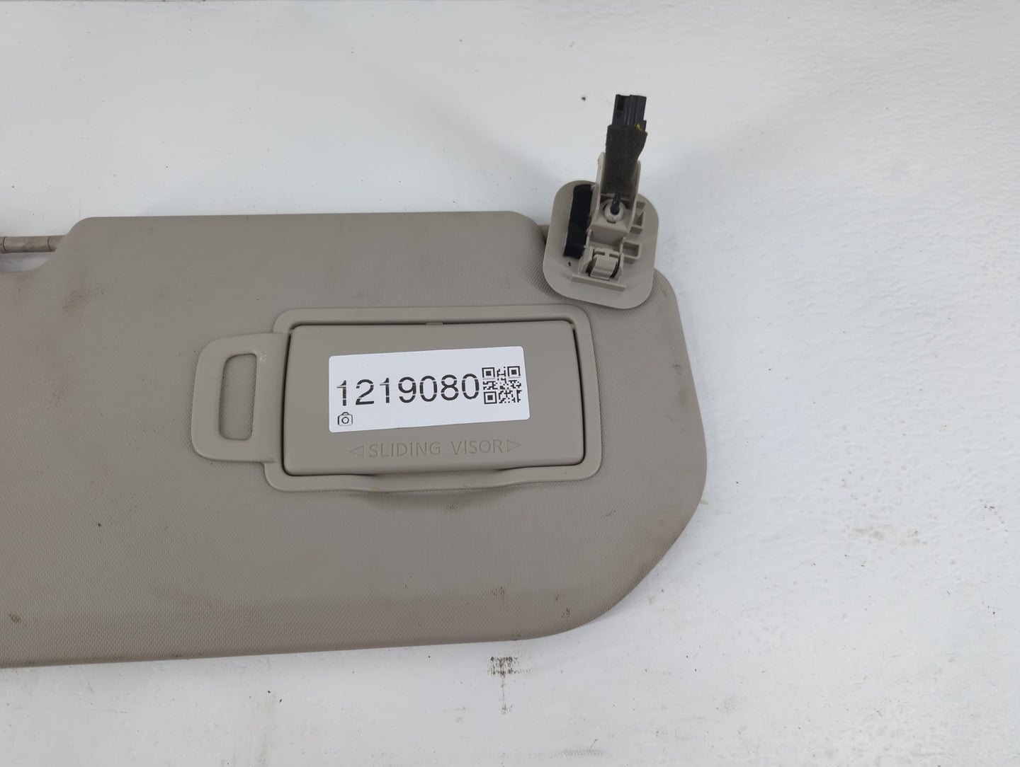 2021-2022 Nissan Rogue Sun Visor Shade Replacement Passenger Right Mirror Fits Fits 2021 2022 OEM Used Auto Parts - Oemuseda
