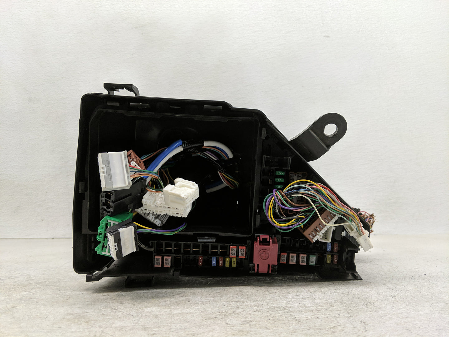2021-2022 Nissan Rogue Fusebox Fuse Box Panel Relay Module Fits Fits 2021 2022 OEM Used Auto Parts - Oemusedautoparts1.com