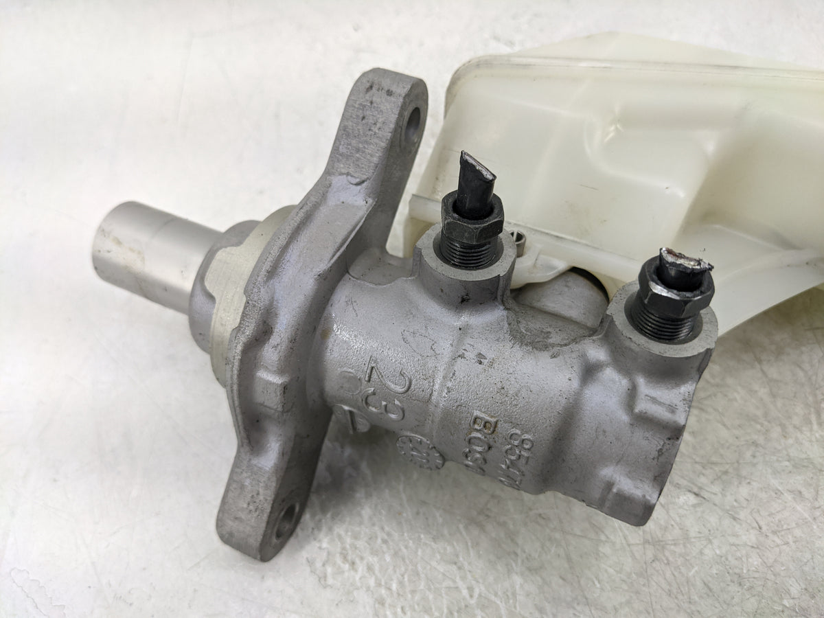 2021 Nissan Rogue Brake Master Cylinder 1376292 - Oemusedautoparts1.com