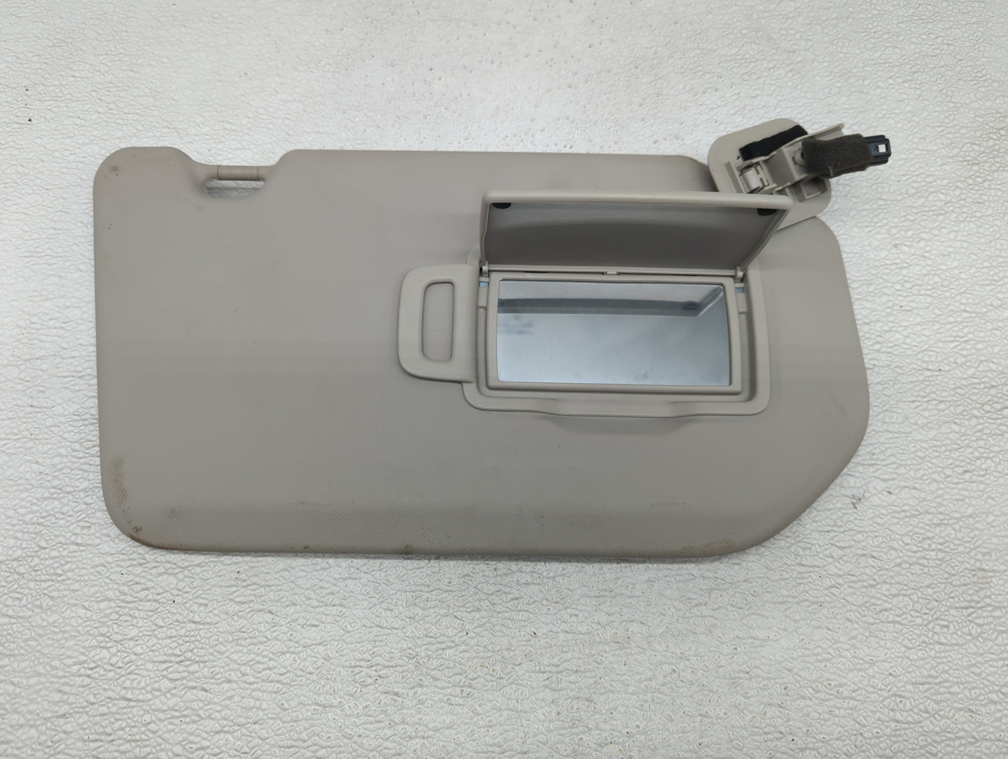 2021-2022 Nissan Rogue Sun Visor Shade Replacement Passenger Right Mirror Fits Fits 2021 2022 OEM Used Auto Parts - Oemuseda