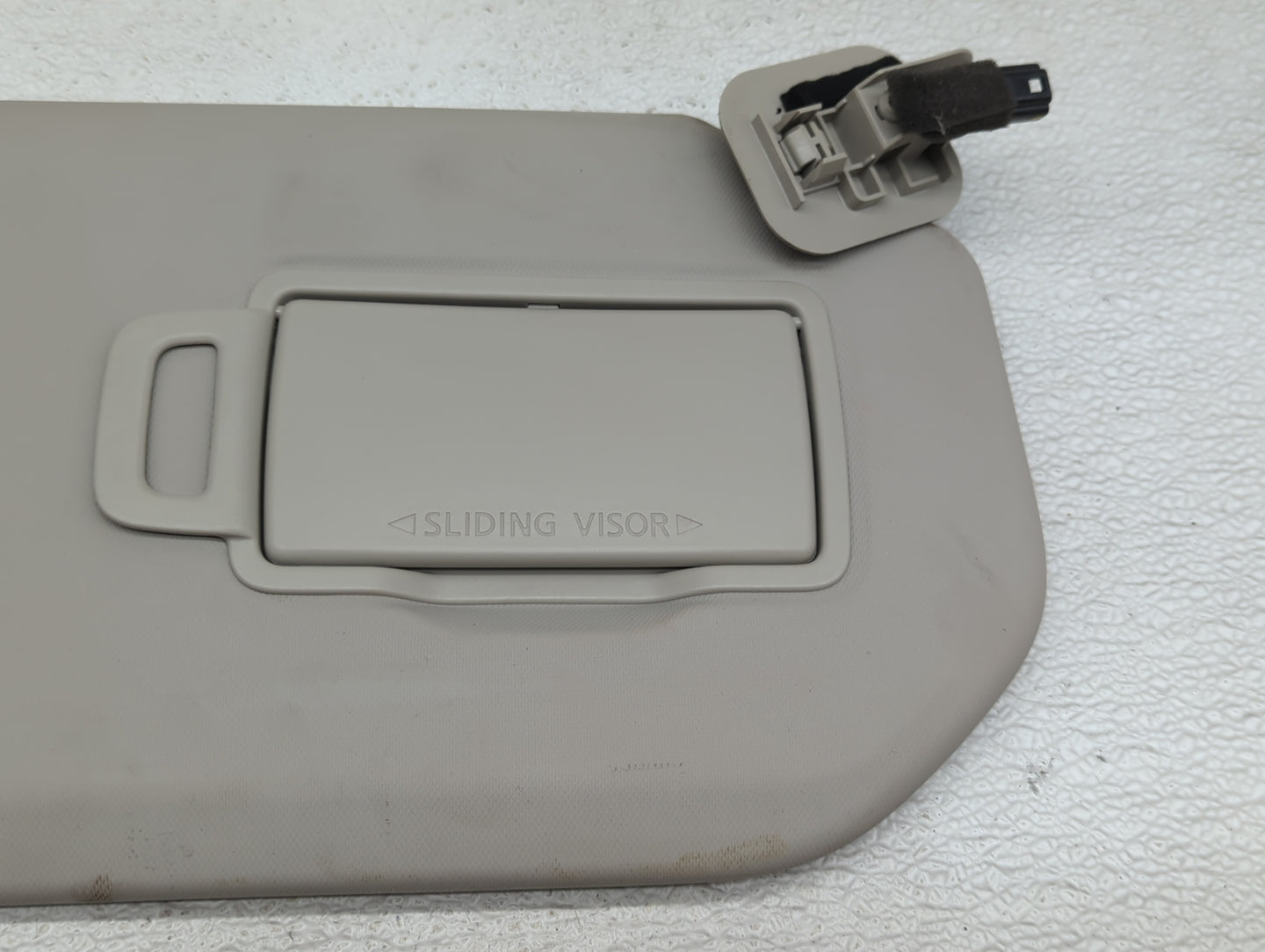 2021-2022 Nissan Rogue Sun Visor Shade Replacement Passenger Right Mirror Fits Fits 2021 2022 OEM Used Auto Parts - Oemuseda
