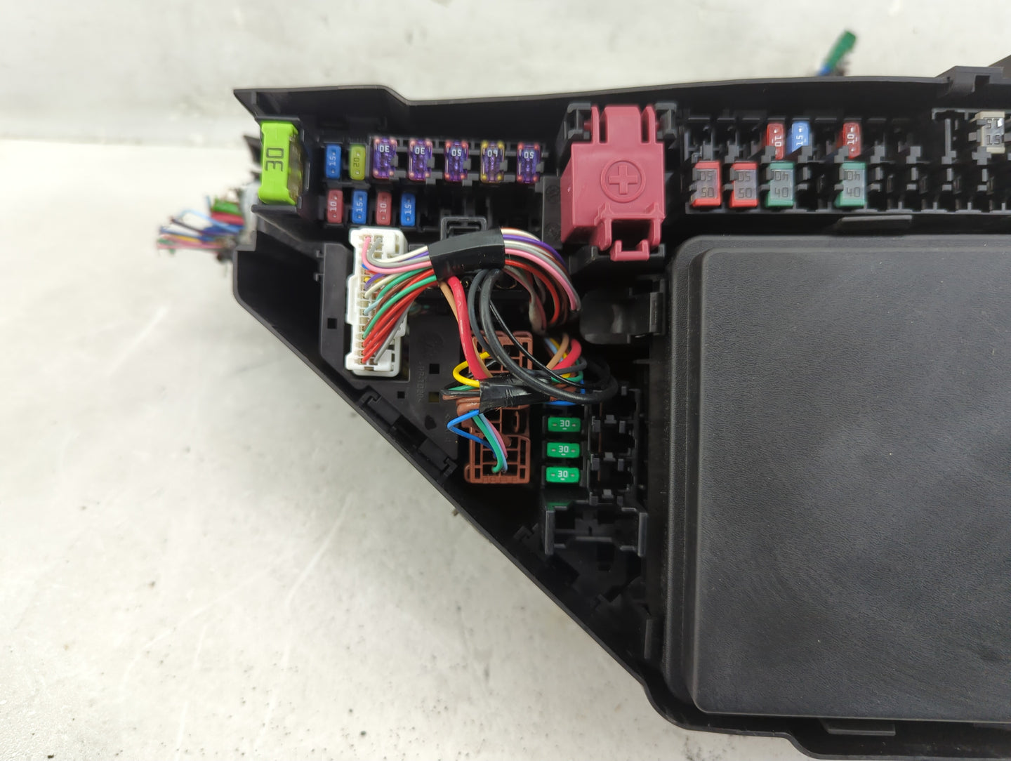 2021-2022 Nissan Rogue Fusebox Fuse Box Panel Relay Module P/N:24382 6RR0C Fits Fits 2021 2022 OEM Used Auto Parts - Oemused