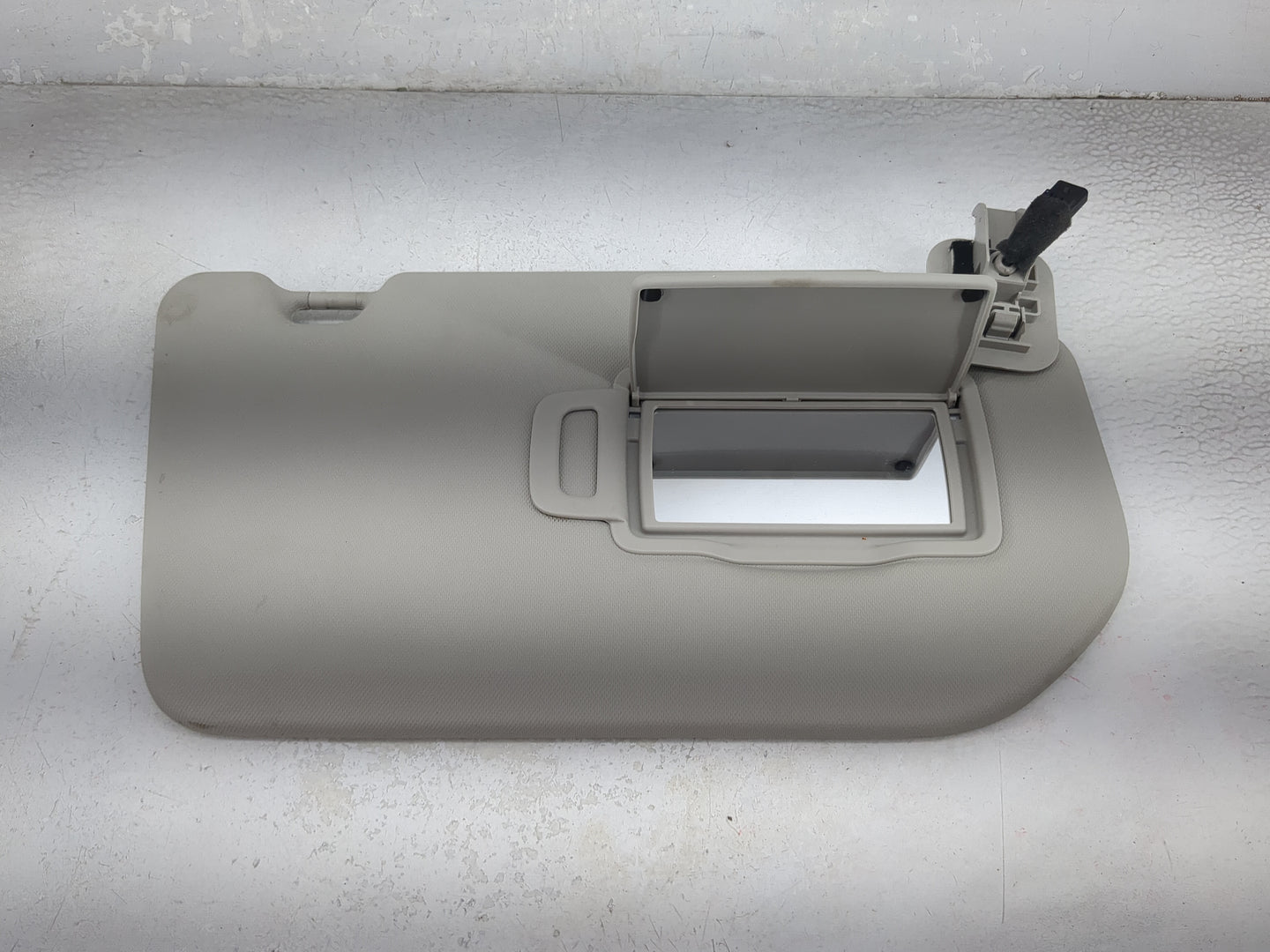 2021-2022 Nissan Rogue Sun Visor Shade Replacement Passenger Right Mirror Fits Fits 2021 2022 OEM Used Auto Parts - Oemuseda