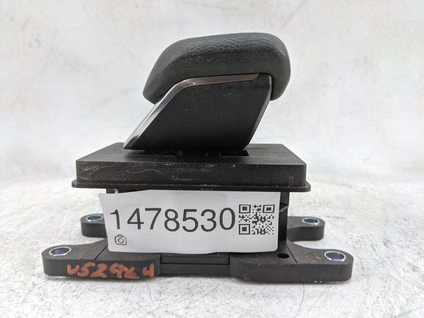 2021 Nissan Rogue Floor Console Assembly Shifter - Oemusedautoparts1.com