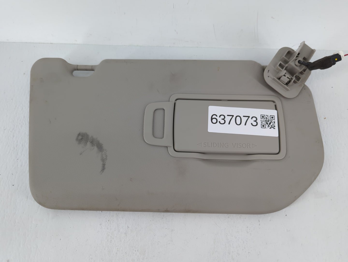 2021-2022 Nissan Rogue Sun Visor Shade Replacement Passenger Right Mirror Fits Fits 2021 2022 OEM Used Auto Parts - Oemuseda