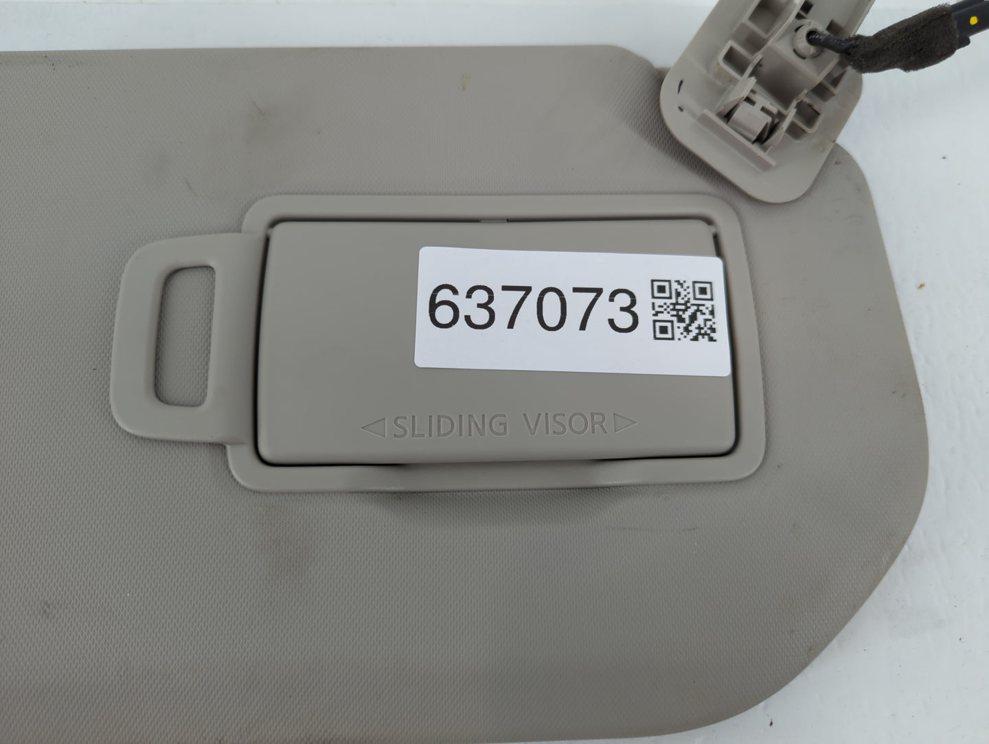 2021-2022 Nissan Rogue Sun Visor Shade Replacement Passenger Right Mirror Fits Fits 2021 2022 OEM Used Auto Parts - Oemuseda