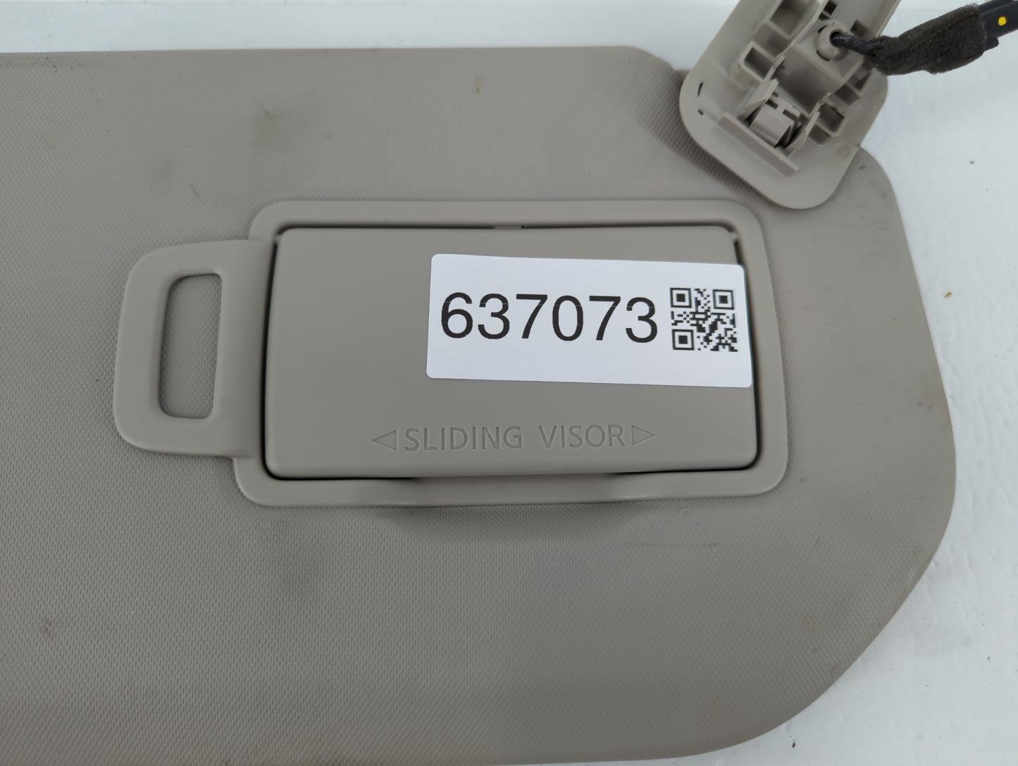 2021-2022 Nissan Rogue Sun Visor Shade Replacement Passenger Right Mirror Fits Fits 2021 2022 OEM Used Auto Parts - Oemuseda