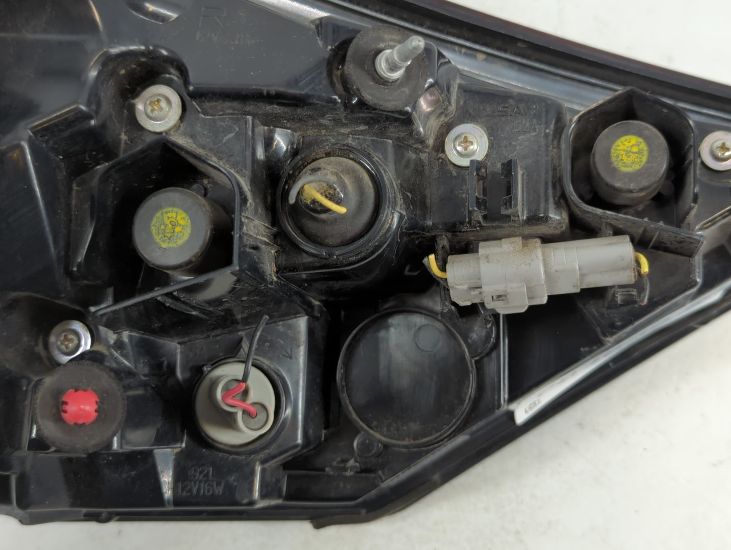 2021-2022 Nissan Rogue Tail Light Assembly Driver Left OEM Fits Fits 2021 2022 OEM Used Auto Parts - Oemusedautoparts1.com