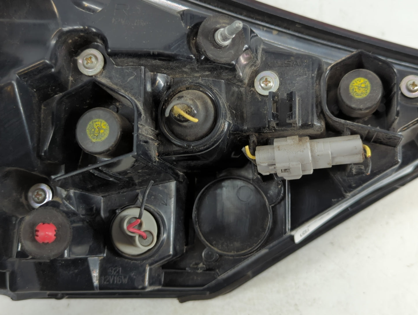 2021-2022 Nissan Rogue Tail Light Assembly Driver Left OEM Fits Fits 2021 2022 OEM Used Auto Parts - Oemusedautoparts1.com