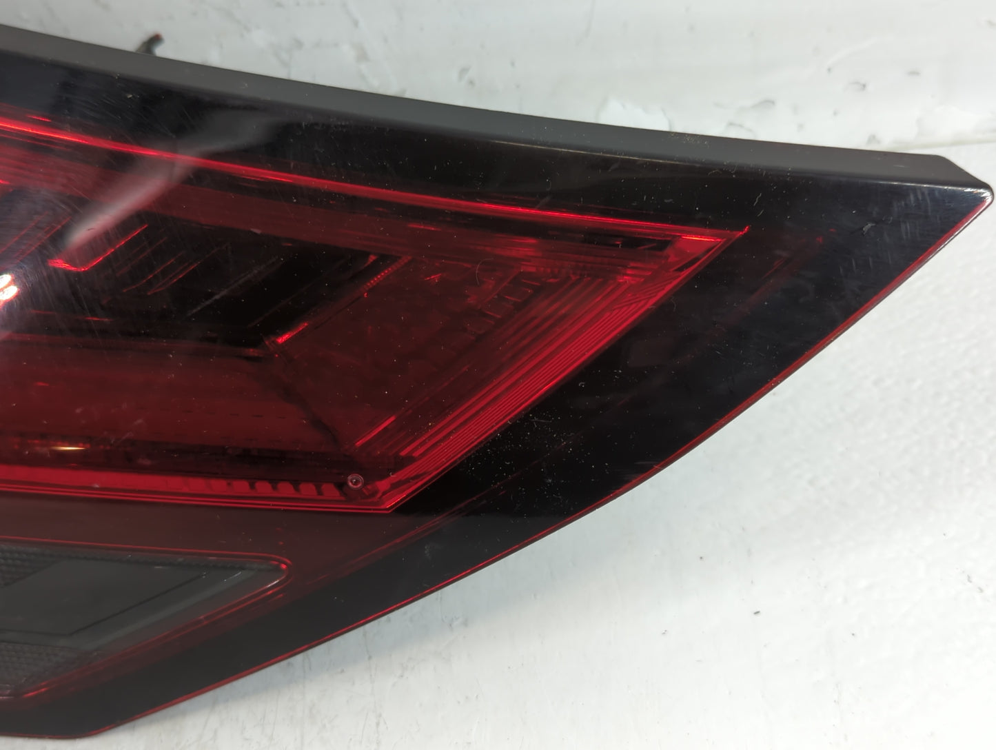 2021-2022 Nissan Rogue Tail Light Assembly Driver Left OEM P/N:2268A-8D033 Fits Fits 2021 2022 OEM Used Auto Parts - Oemused