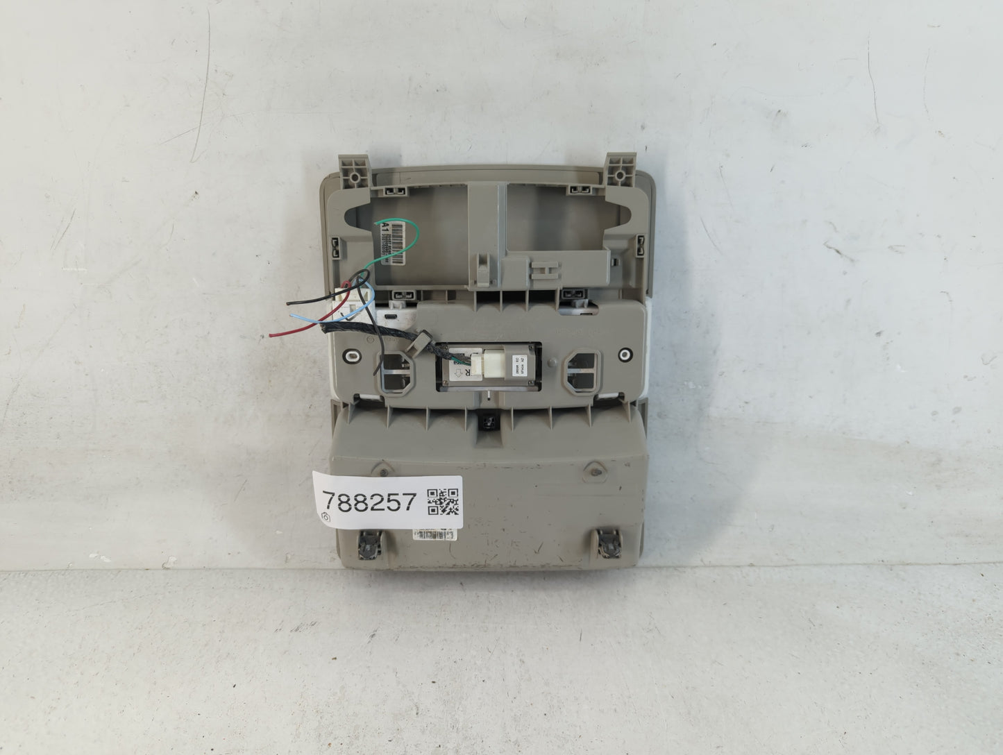 2021 Nissan Rogue Overhead Roof Console - Oemusedautoparts1.com