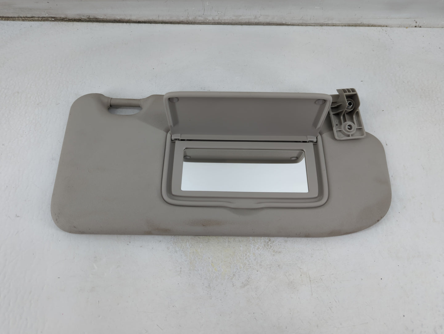 2019-2022 Nissan Rogue Sport Sun Visor Shade Replacement Passenger Right Mirror Fits Fits 2019 2020 2021 2022 OEM Used Auto 
