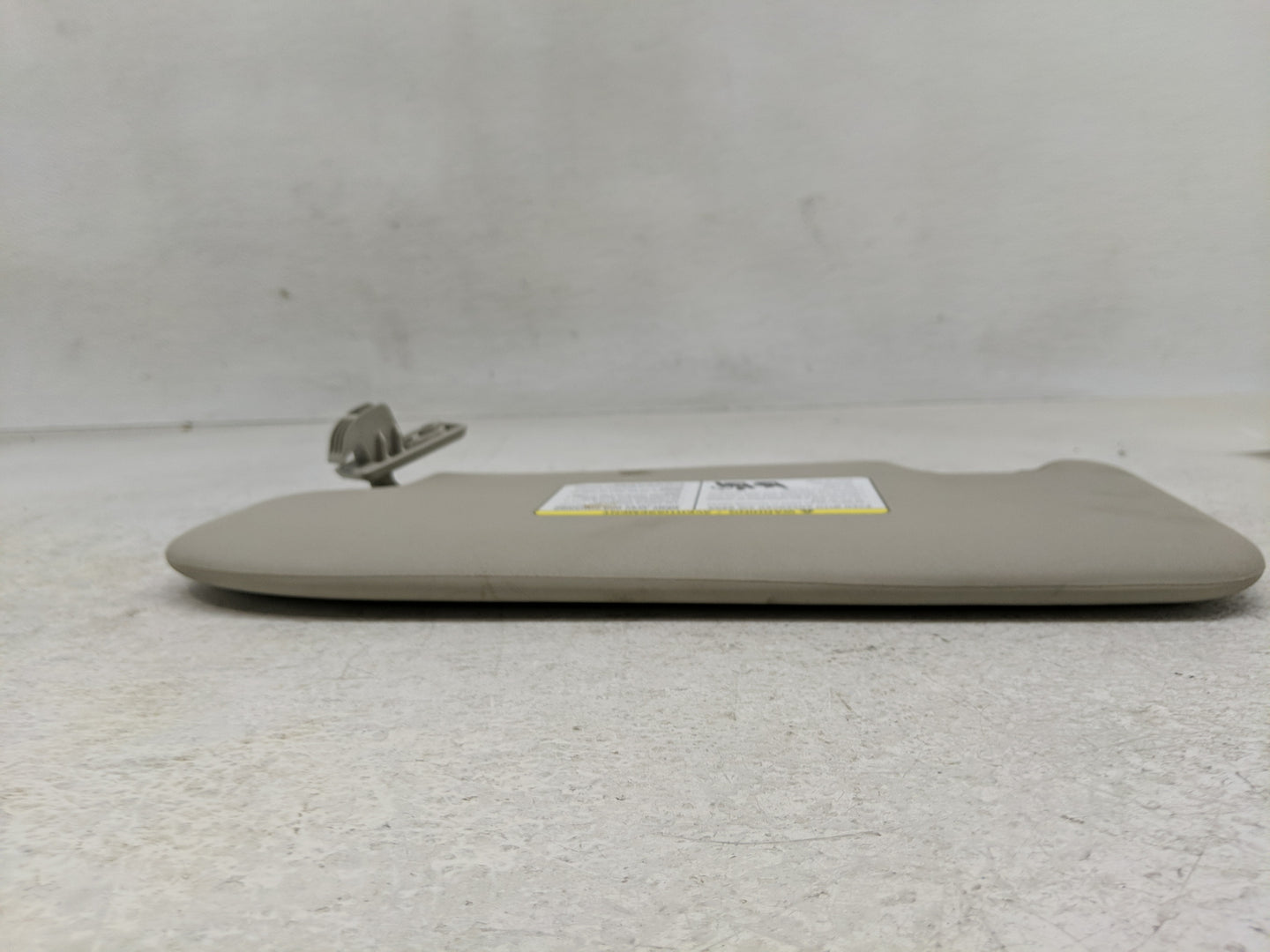 2019-2022 Nissan Rogue Sport Sun Visor Shade Replacement Passenger Right Mirror Fits Fits 2019 2020 2021 2022 OEM Used Auto 