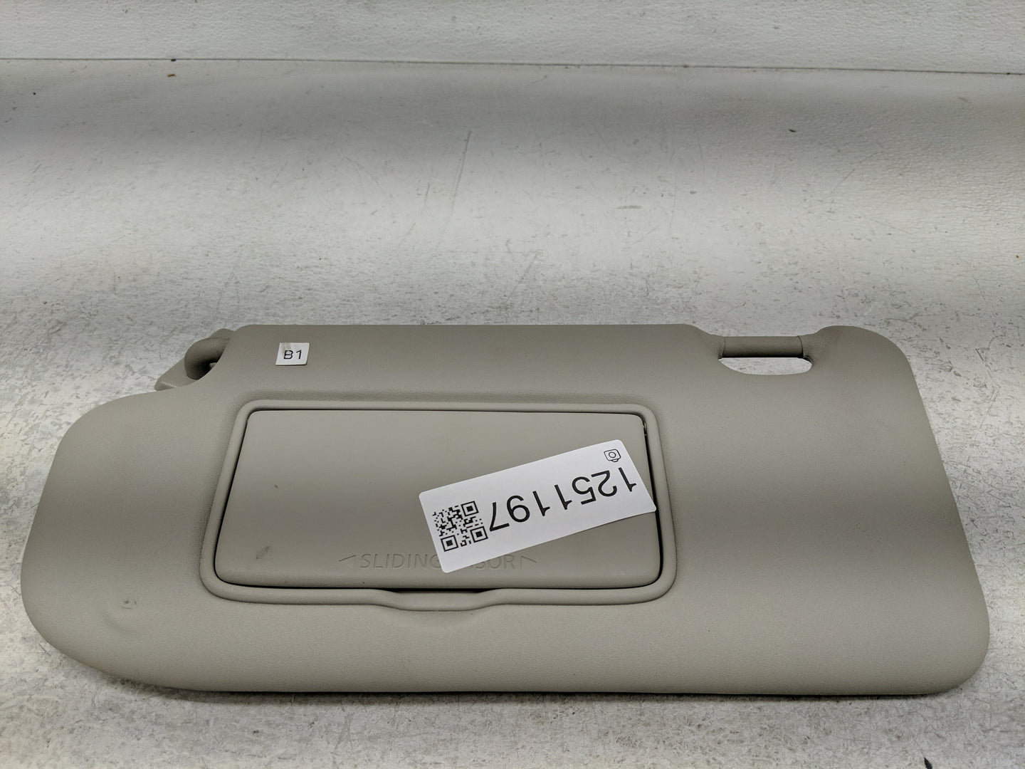 2019-2022 Nissan Rogue Sport Sun Visor Shade Replacement Driver Left Mirror Fits Fits 2019 2020 2021 2022 OEM Used Auto Part
