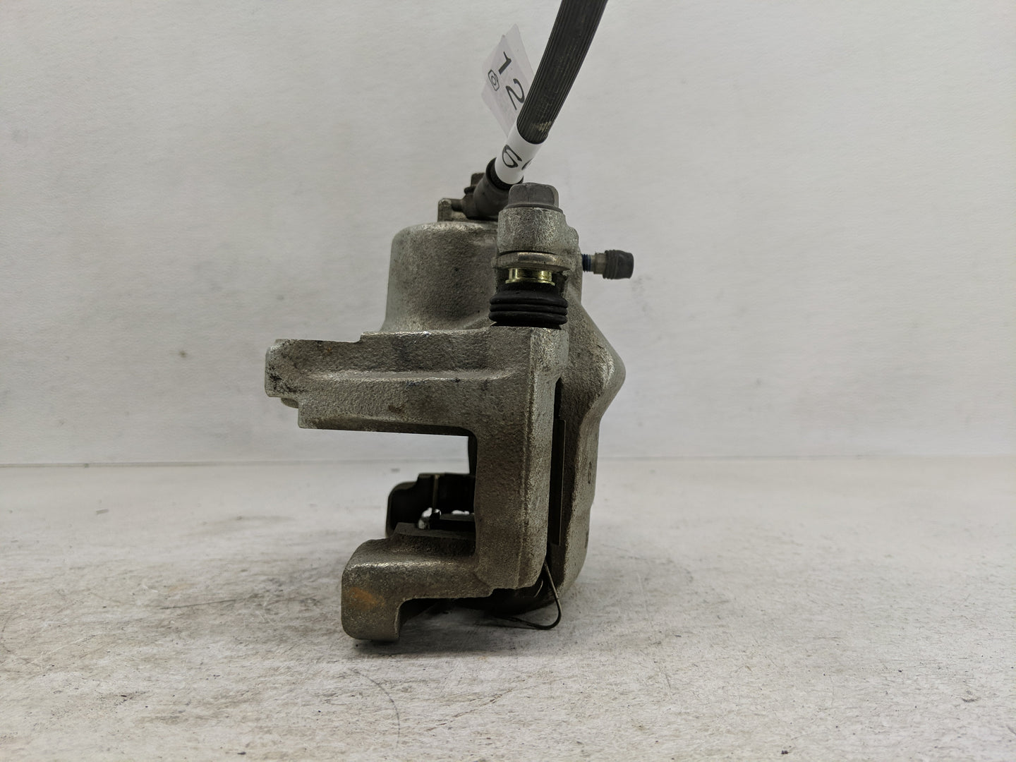 2017-2022 Nissan Rogue Sport Front Driver Left Brake Caliper - Oemusedautoparts1.com