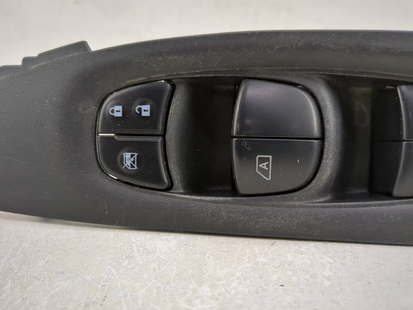 2017-2022 Nissan Rogue Sport Master Power Window Switch Replacement Driver Side Left P/N:25401 6MA0C Fits OEM Used Auto Part
