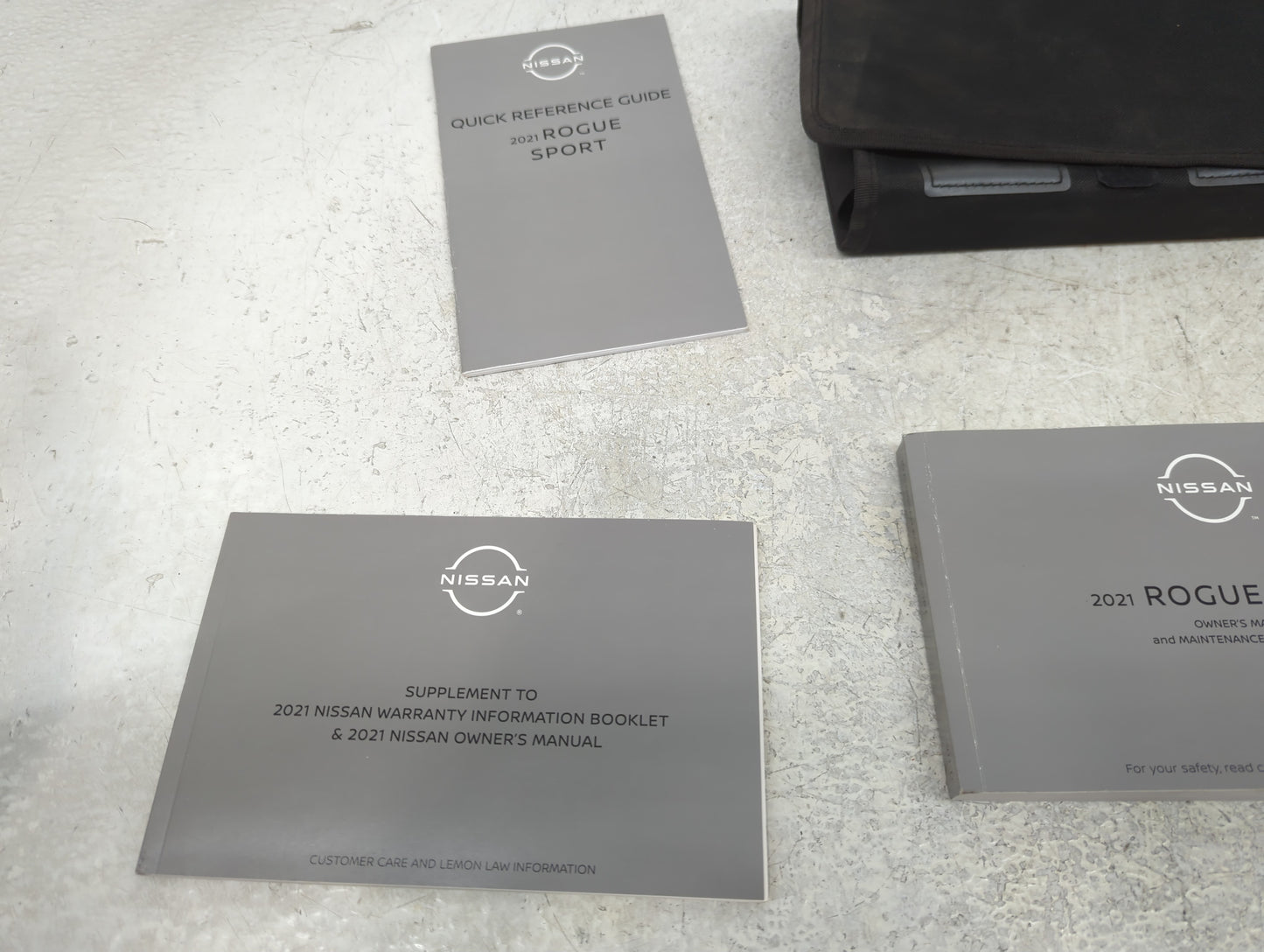 2021 Nissan Rogue Sport Owners Manual Book Guide P/N:OM21E0-0J11U0 OEM Used Auto Parts - Oemusedautoparts1.com