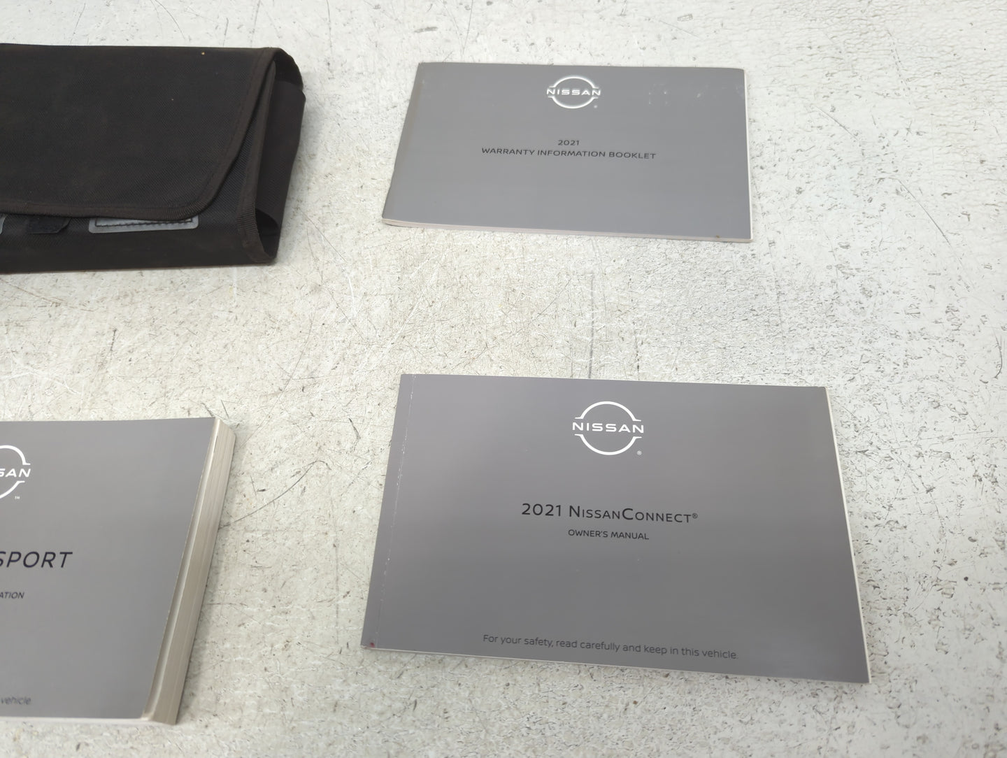2021 Nissan Rogue Sport Owners Manual Book Guide P/N:OM21E0-0J11U0 OEM Used Auto Parts - Oemusedautoparts1.com