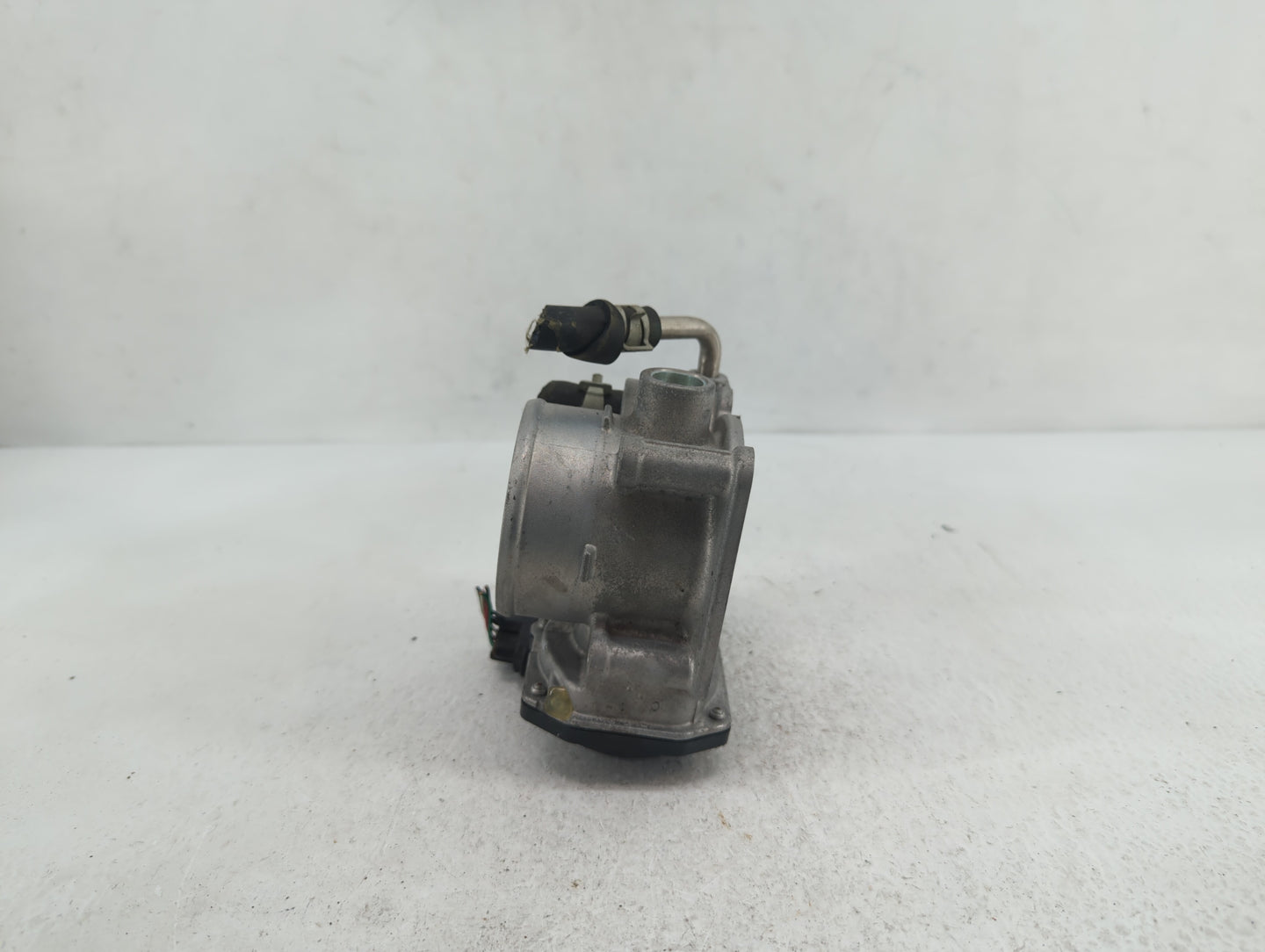 2018-2019 Nissan Rogue Sport Throttle Body P/N:4BA60-01 4BA60-01 F Fits Fits 2018 2019 OEM Used Auto Parts - Oemusedautopart