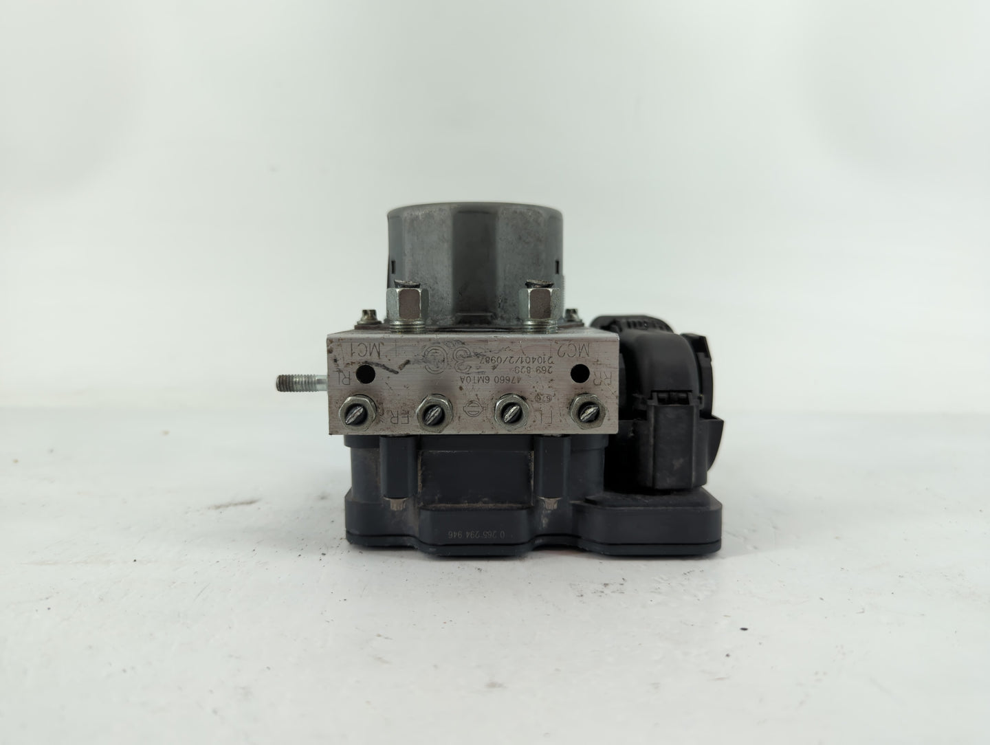 2019-2021 Nissan Rogue Sport ABS Pump Control Module Replacement P/N:47660 6MT0A Fits Fits 2019 2020 2021 OEM Used Auto Part