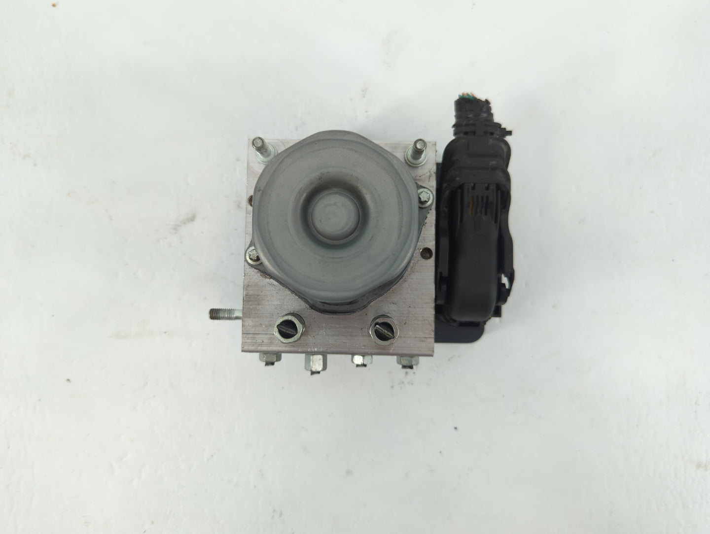 2019-2021 Nissan Rogue Sport ABS Pump Control Module Replacement P/N:47660 6MT0A Fits Fits 2019 2020 2021 OEM Used Auto Part