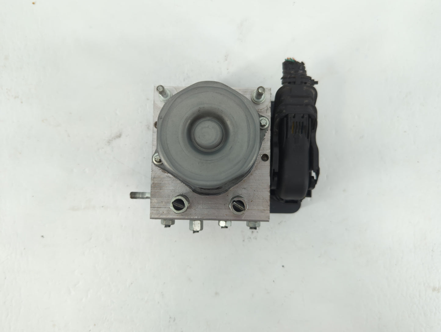 2019-2021 Nissan Rogue Sport ABS Pump Control Module Replacement P/N:47660 6MT0A Fits Fits 2019 2020 2021 OEM Used Auto Part