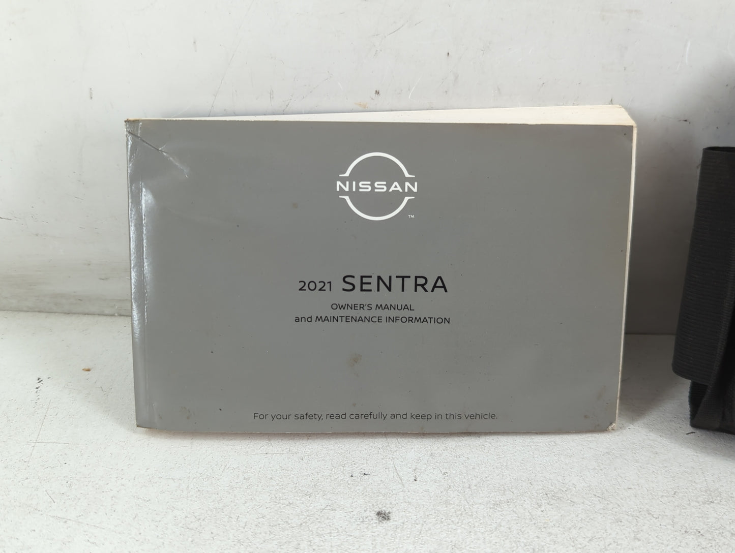 2021 Nissan Sentra Owners Manual Book Guide P/N:OM21EM 0B18U1 OEM Used Auto Parts - Oemusedautoparts1.com