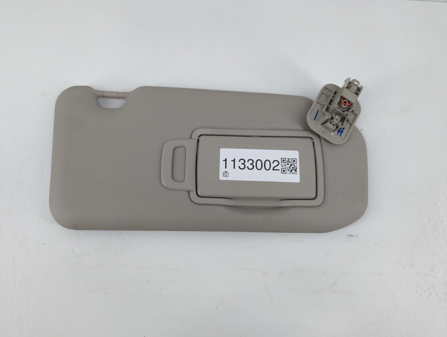 2020-2022 Nissan Sentra Sun Visor Shade Replacement Passenger Right Mirror Fits Fits 2020 2021 2022 OEM Used Auto Parts - Oe