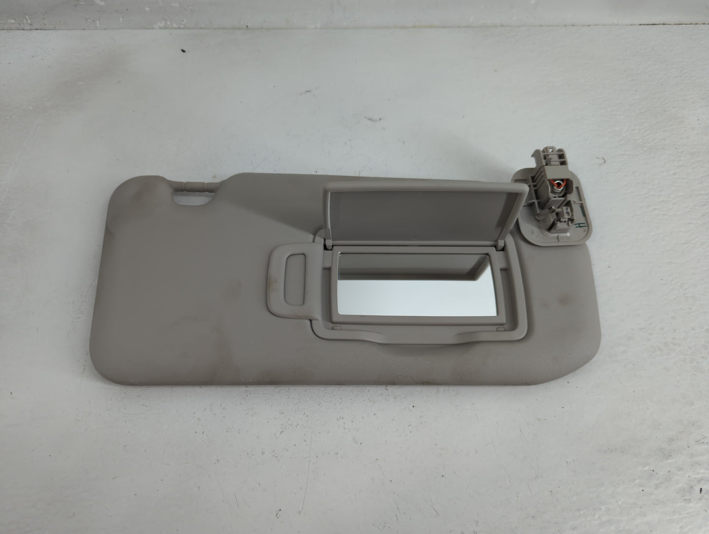 2020-2022 Nissan Sentra Sun Visor Shade Replacement Passenger Right Mirror Fits Fits 2020 2021 2022 OEM Used Auto Parts - Oe