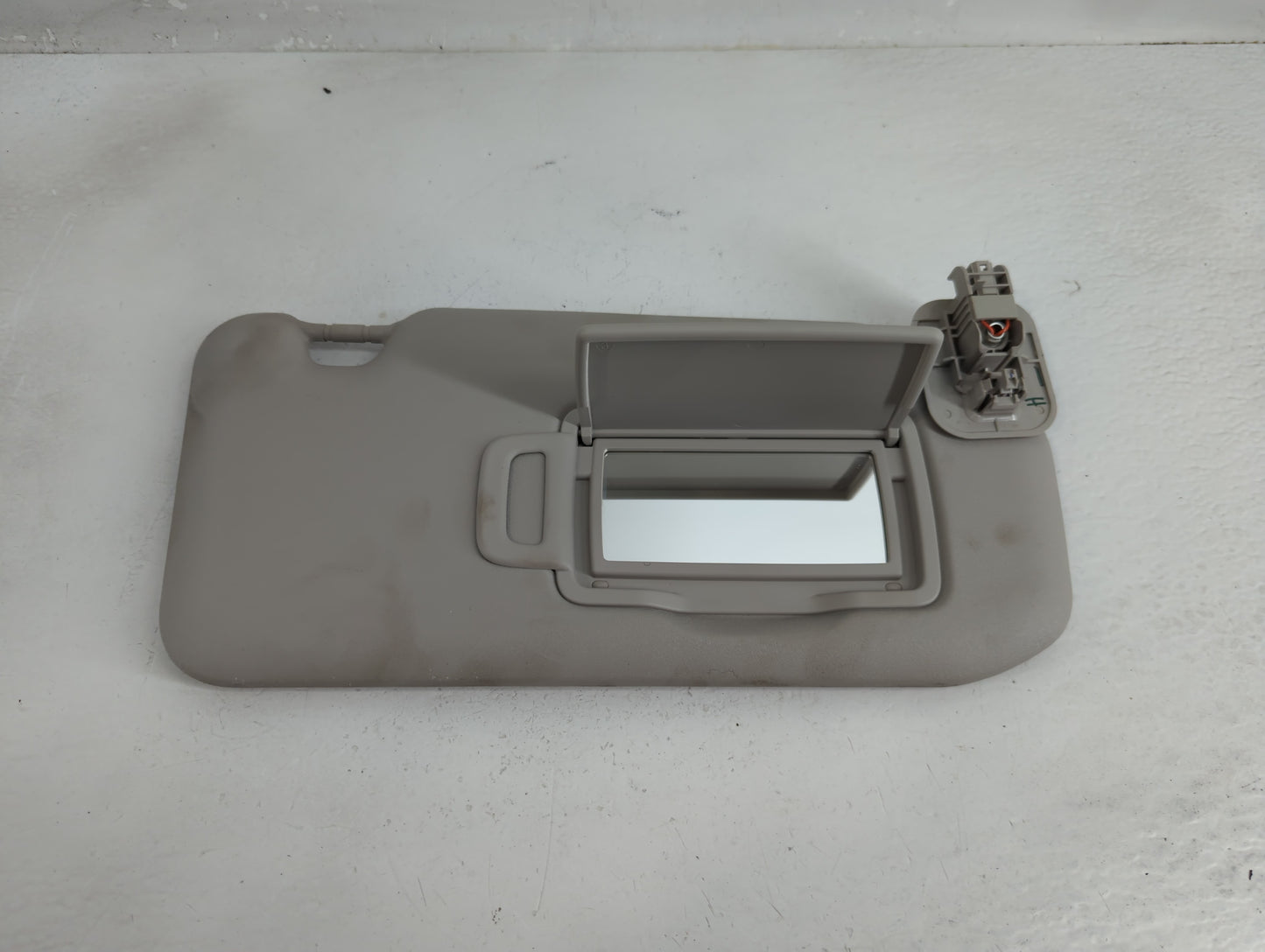 2020-2022 Nissan Sentra Sun Visor Shade Replacement Passenger Right Mirror Fits Fits 2020 2021 2022 OEM Used Auto Parts - Oe