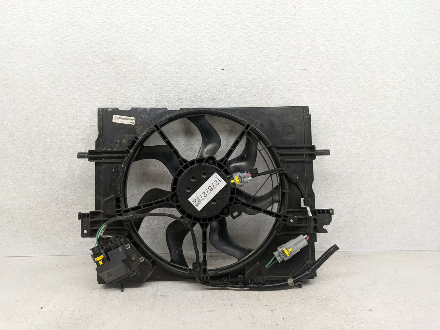 2020-2022 Nissan Sentra Electric Radiator Cooling Fan Motor Assembly P/N:214816LB0B Fits Fits 2020 2021 2022 OEM Used Auto P