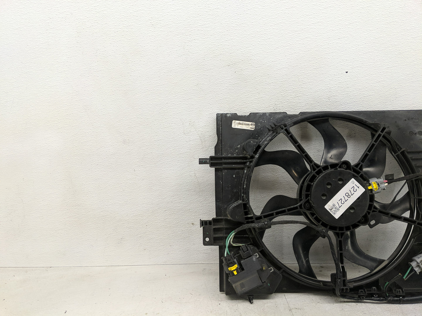 2020-2022 Nissan Sentra Electric Radiator Cooling Fan Motor Assembly P/N:214816LB0B Fits Fits 2020 2021 2022 OEM Used Auto P