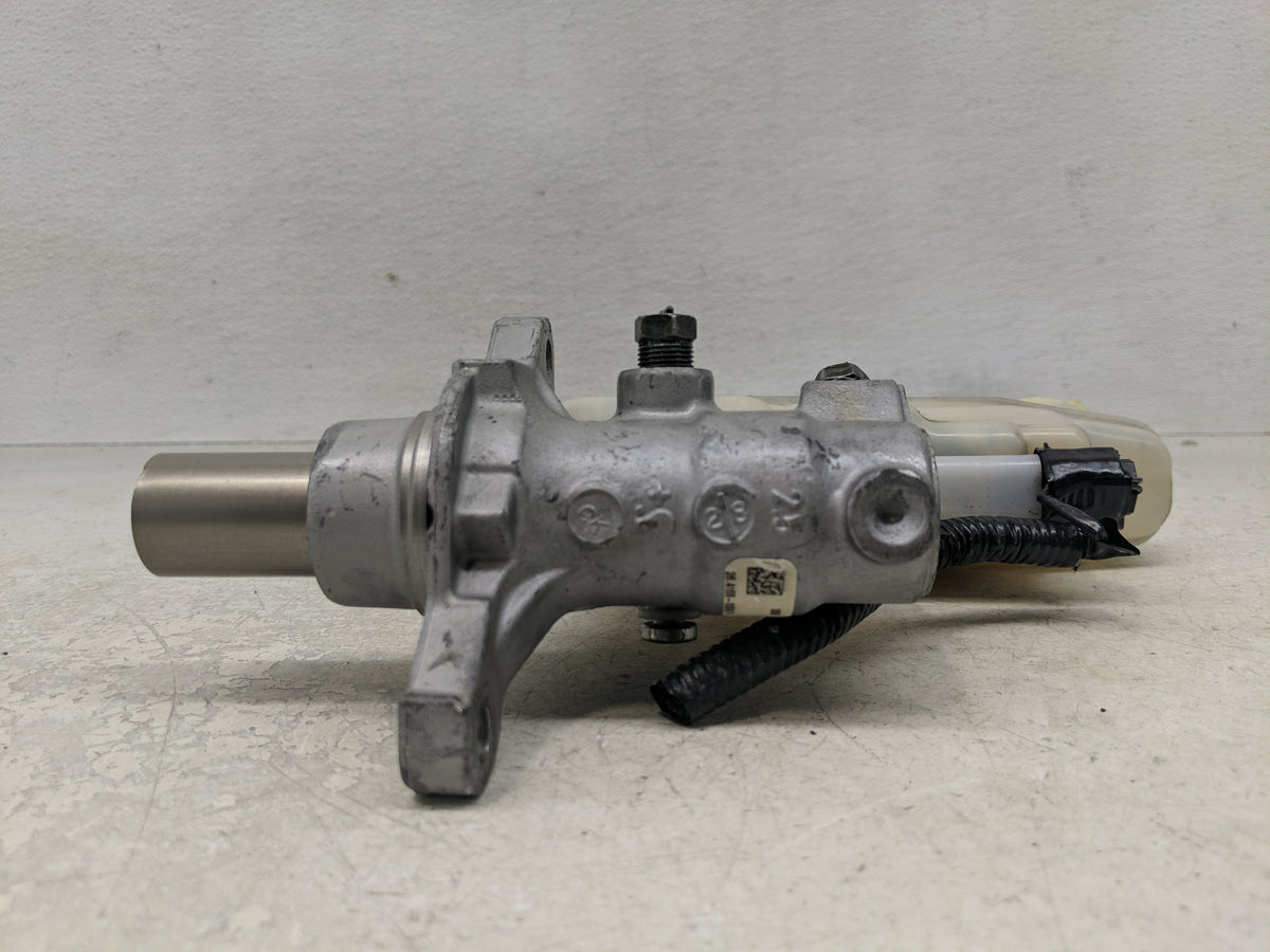 2020-2021 Nissan Sentra Brake Master Cylinder 1312074 - Oemusedautoparts1.com