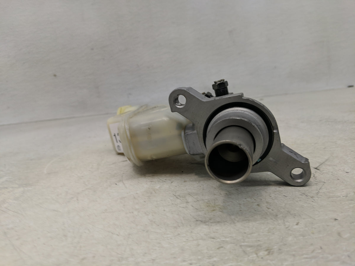 2020-2021 Nissan Sentra Brake Master Cylinder 1312074 - Oemusedautoparts1.com
