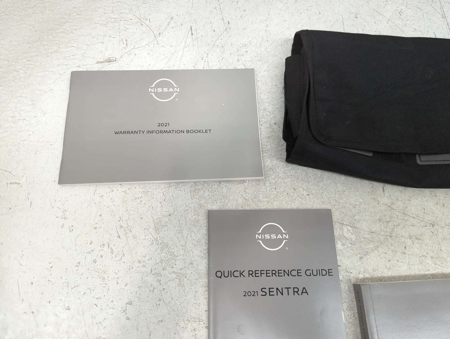 2021 Nissan Sentra Owners Manual Book Guide P/N:OM21EM-0B18U0 OEM Used Auto Parts - Oemusedautoparts1.com