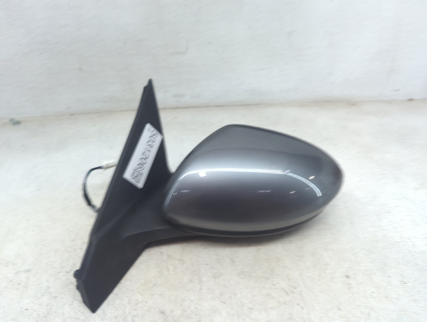 2020-2022 Nissan Sentra Driver Side View Mirror - Left Door Mirror OEM Used - Oemusedautoparts1.com