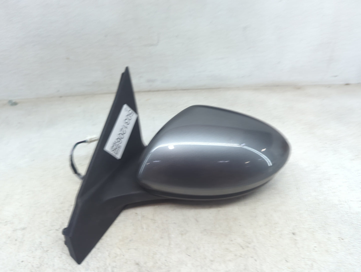 2020-2022 Nissan Sentra Driver Side View Mirror - Left Door Mirror OEM Used - Oemusedautoparts1.com