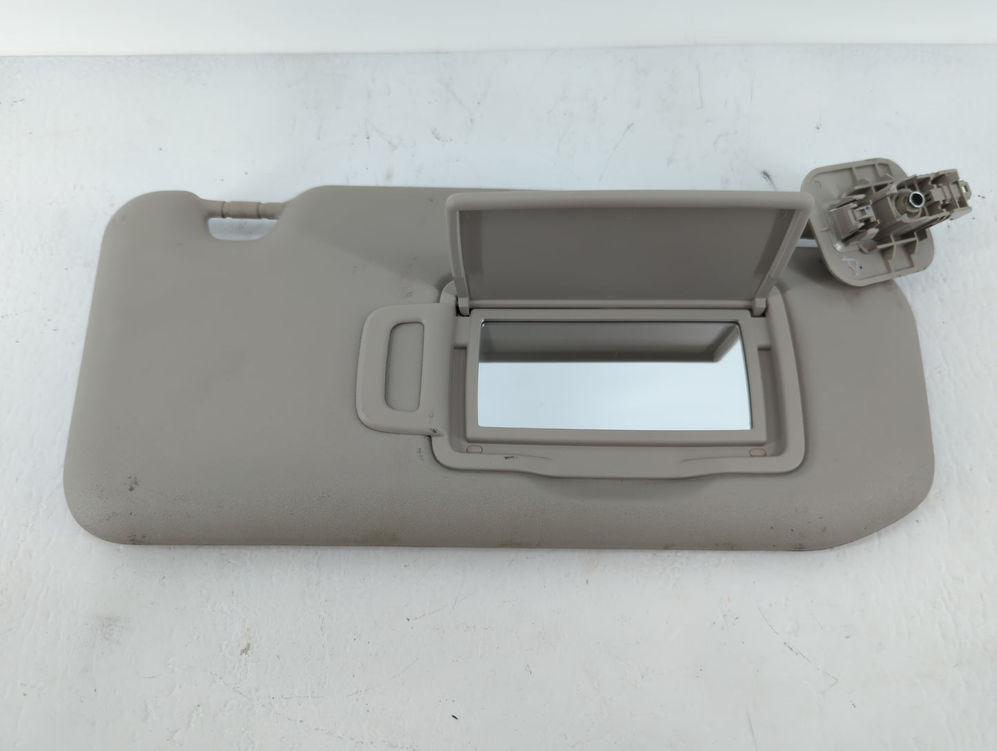 2020-2022 Nissan Sentra Sun Visor Shade Replacement Passenger Right Mirror Fits Fits 2020 2021 2022 OEM Used Auto Parts - Oe