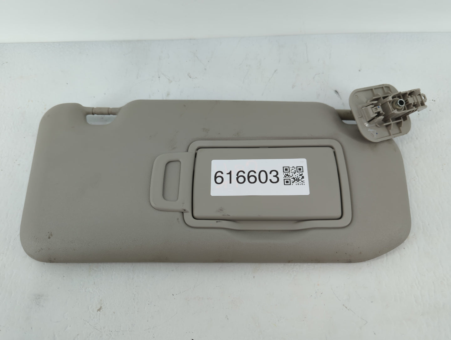 2020-2022 Nissan Sentra Sun Visor Shade Replacement Passenger Right Mirror Fits Fits 2020 2021 2022 OEM Used Auto Parts - Oe