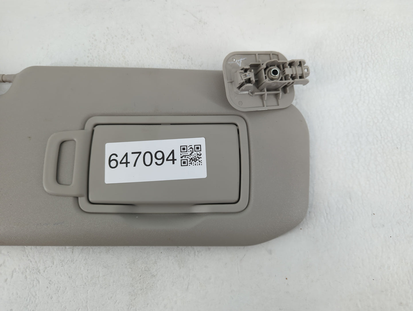 2020-2022 Nissan Sentra Sun Visor Shade Replacement Passenger Right Mirror Fits Fits 2020 2021 2022 OEM Used Auto Parts - Oe
