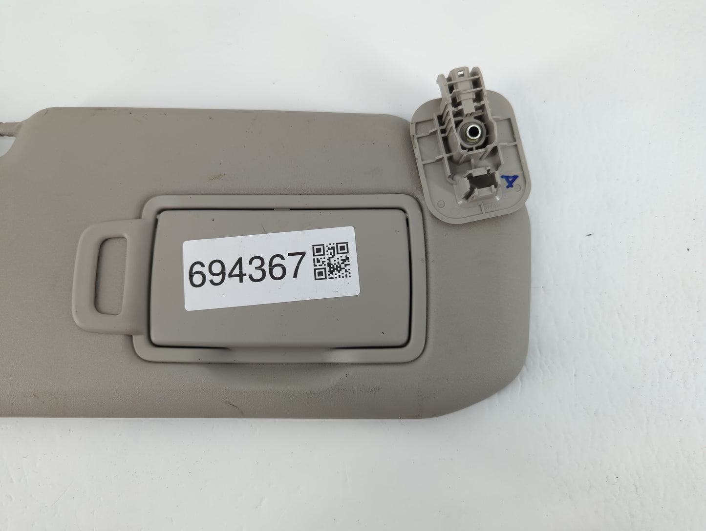 2020-2022 Nissan Sentra Sun Visor Shade Replacement Passenger Right Mirror Fits Fits 2020 2021 2022 OEM Used Auto Parts - Oe