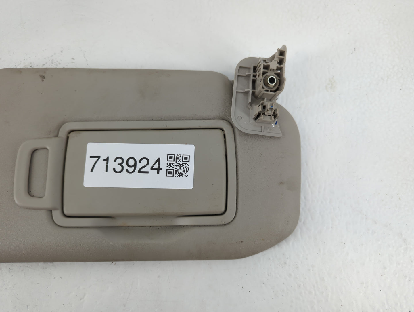 2020-2022 Nissan Sentra Sun Visor Shade Replacement Passenger Right Mirror Fits Fits 2020 2021 2022 OEM Used Auto Parts - Oe