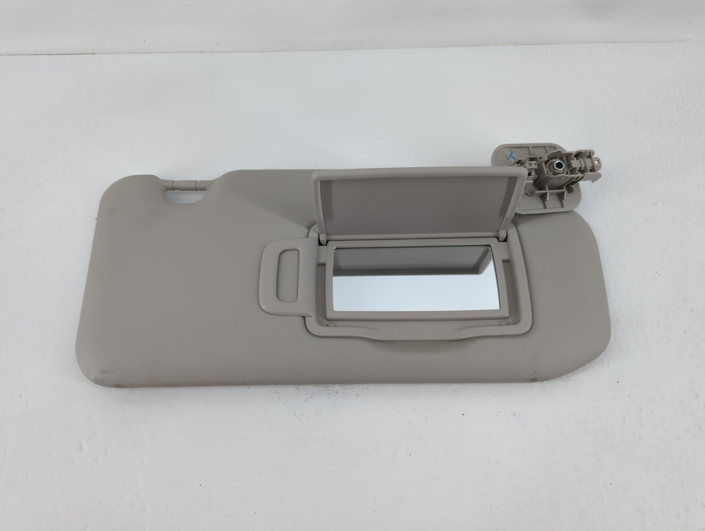 2020-2022 Nissan Sentra Sun Visor Shade Replacement Passenger Right Mirror Fits Fits 2020 2021 2022 OEM Used Auto Parts - Oe
