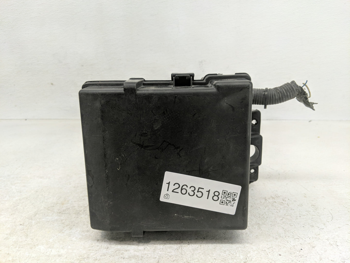 2016-2022 Nissan Titan Fusebox Fuse Box Panel Relay Module Fits Fits 2016 2017 2018 2019 2020 2021 2022 OEM Used Auto Parts 