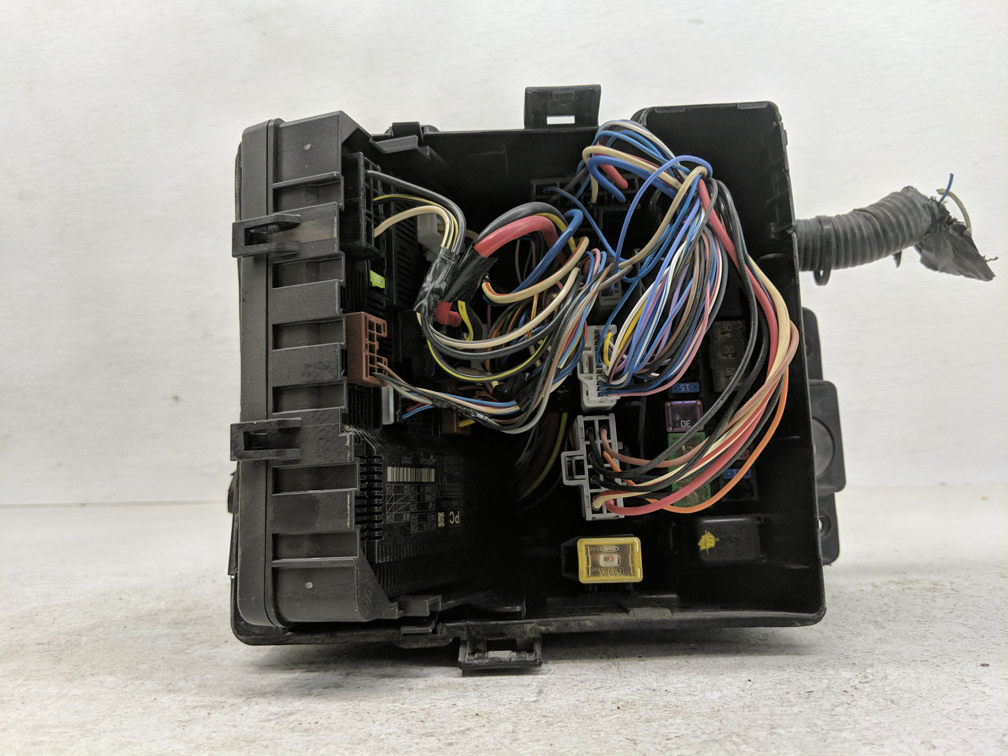 2016-2022 Nissan Titan Fusebox Fuse Box Panel Relay Module Fits Fits 2016 2017 2018 2019 2020 2021 2022 OEM Used Auto Parts 